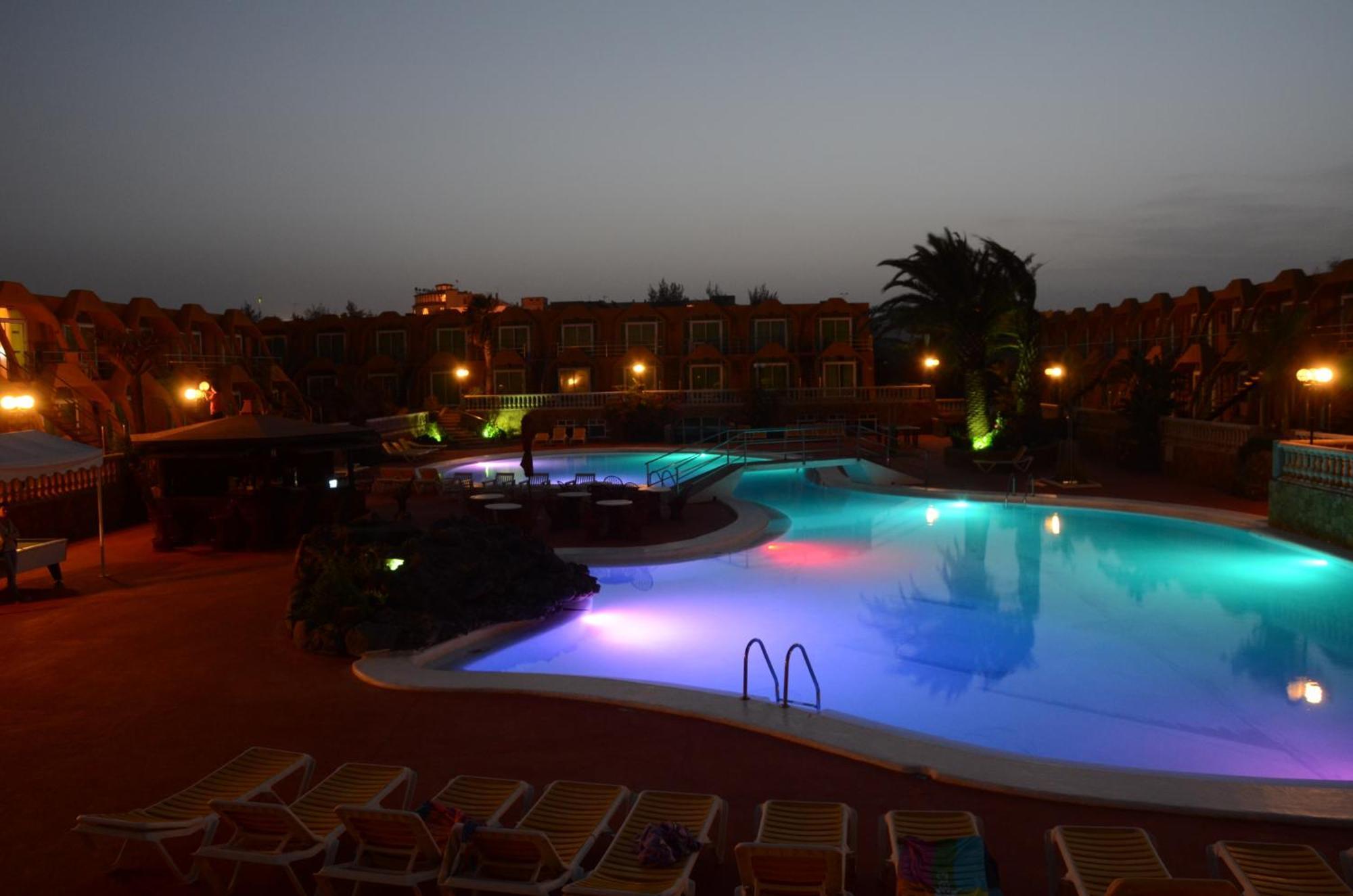 Aparthotel La Piramide Costa De Antigua Ngoại thất bức ảnh