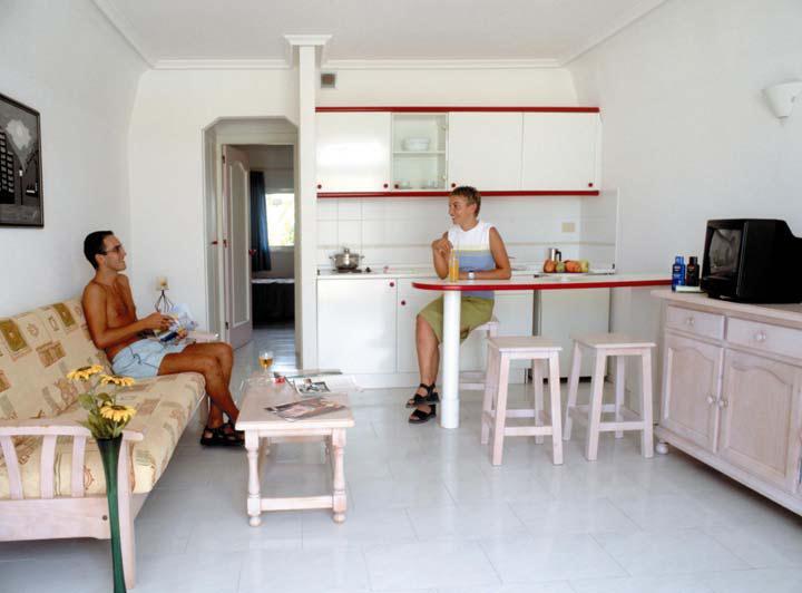 Aparthotel La Piramide Costa De Antigua Ngoại thất bức ảnh