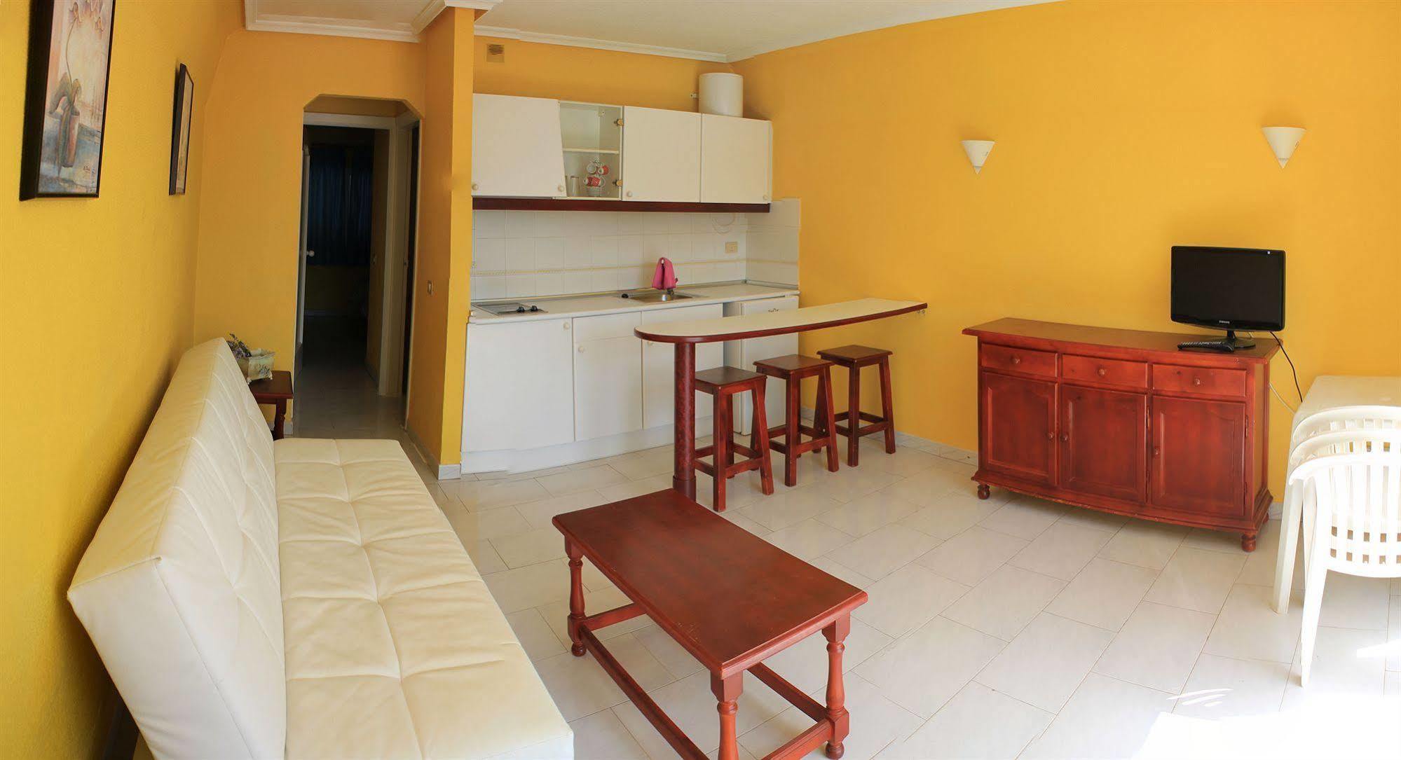 Aparthotel La Piramide Costa De Antigua Ngoại thất bức ảnh