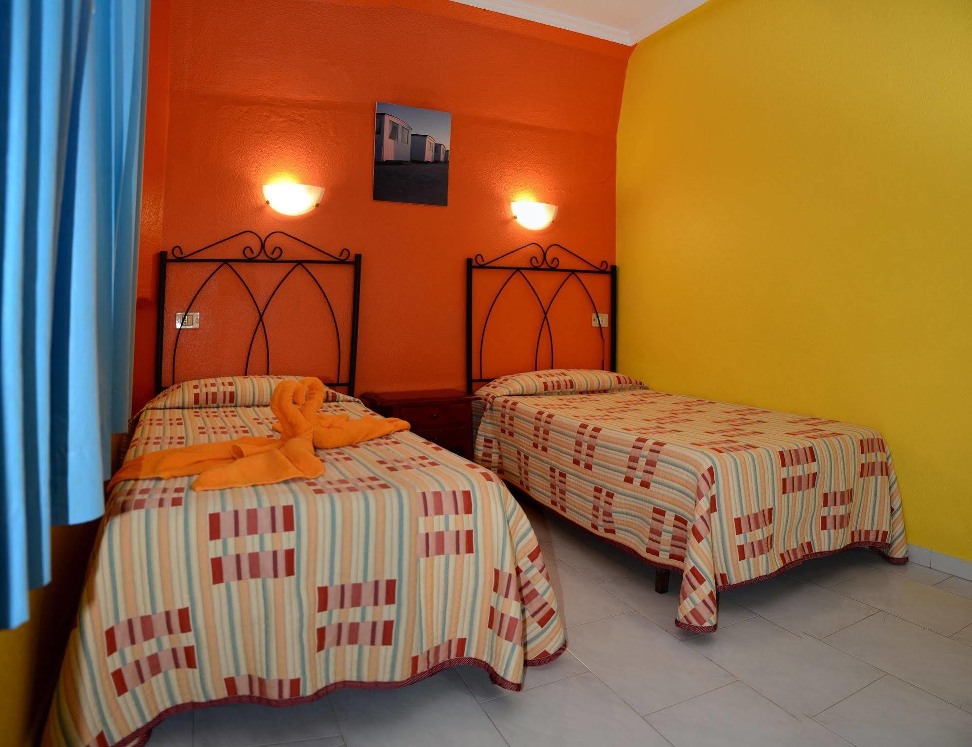 Aparthotel La Piramide Costa De Antigua Ngoại thất bức ảnh