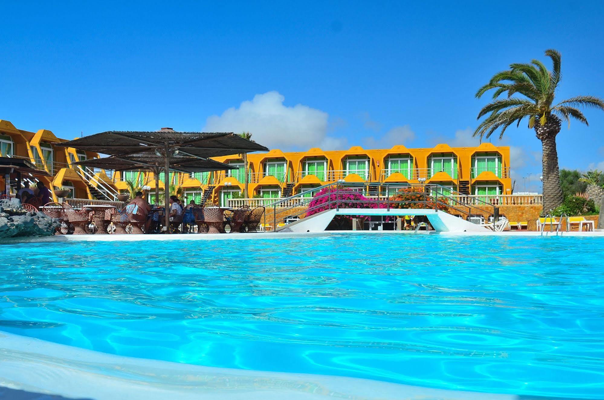 Aparthotel La Piramide Costa De Antigua Ngoại thất bức ảnh