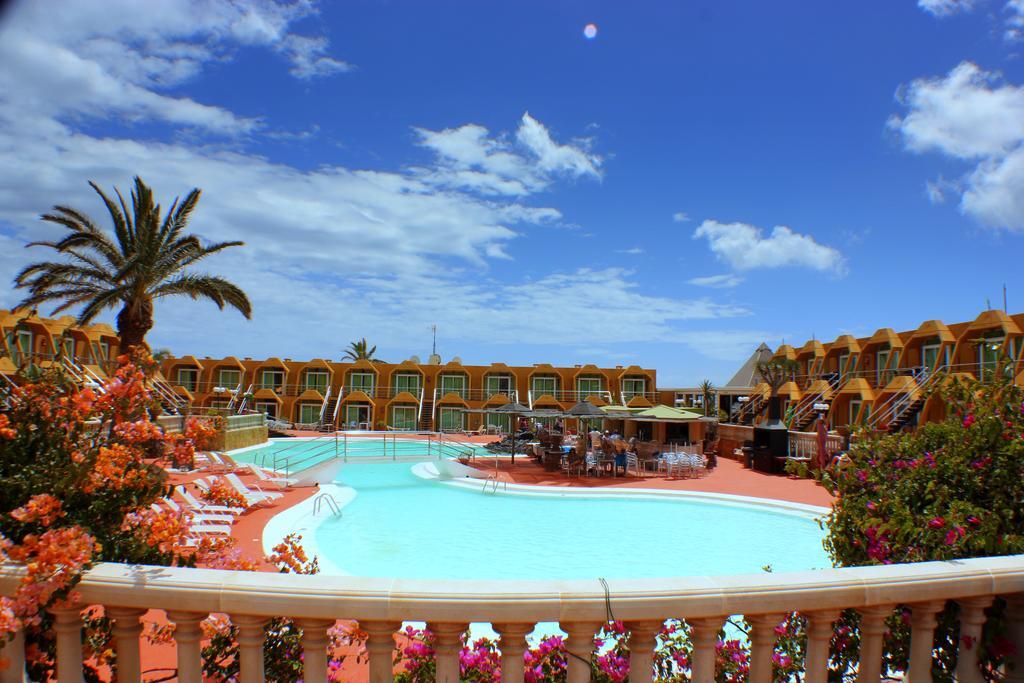 Aparthotel La Piramide Costa De Antigua Ngoại thất bức ảnh